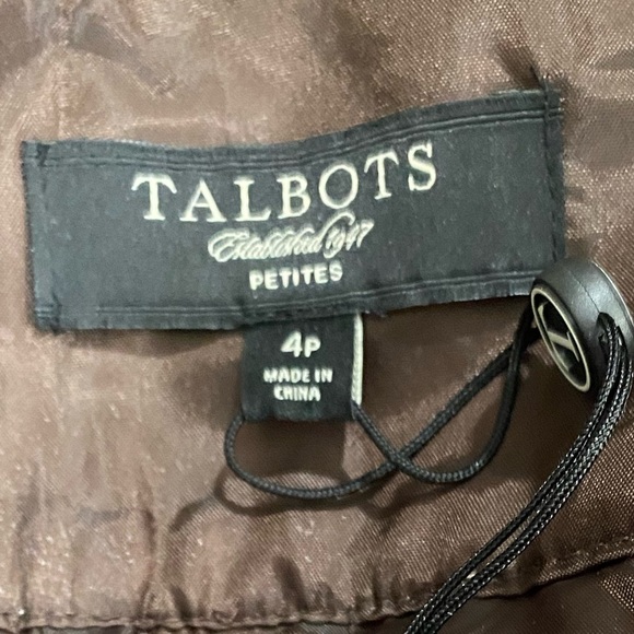 NWT Talbots || Asymmetrical Woman’s Hem Skirt size 4P - Picture 4 of 4